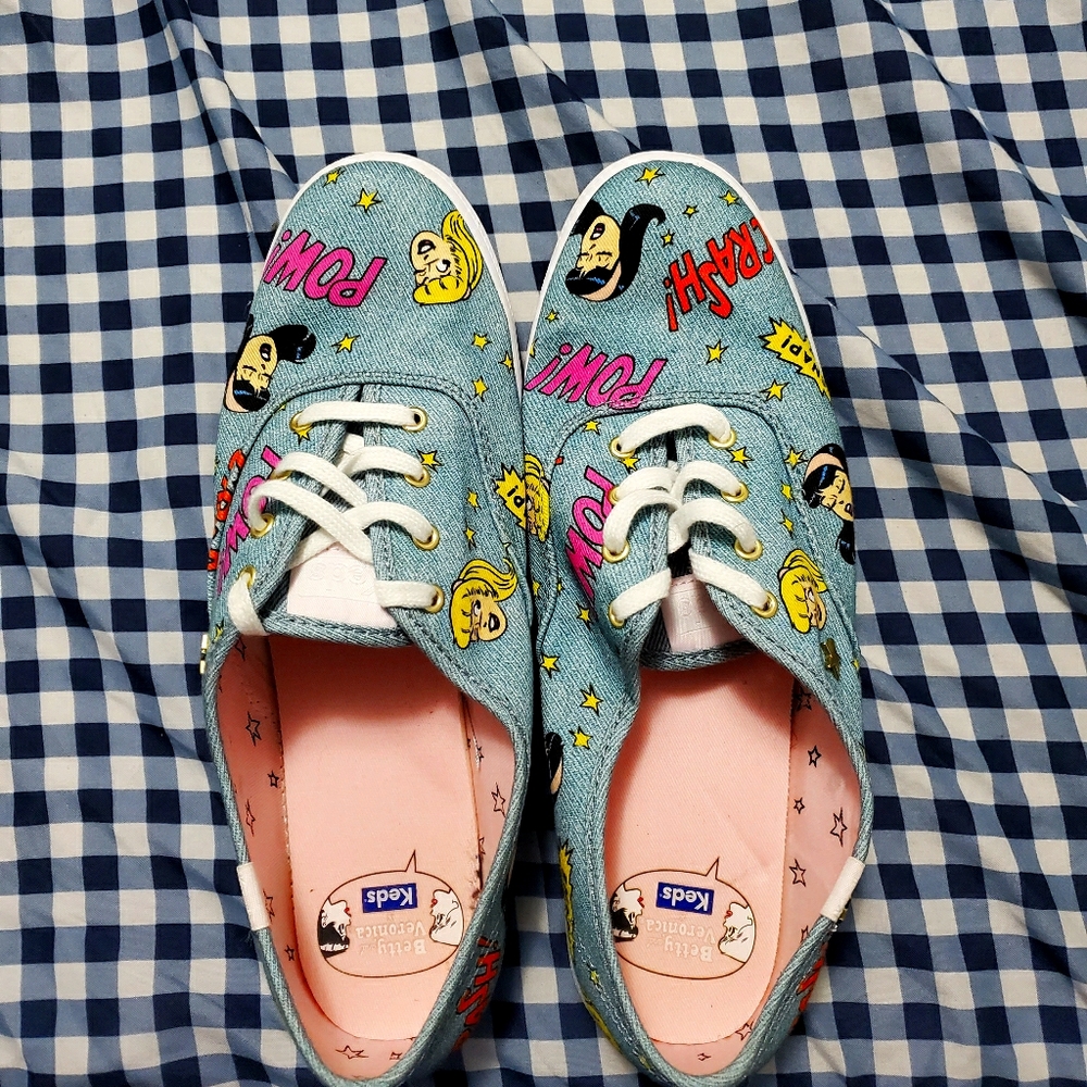 8.5 NWOB denim keds